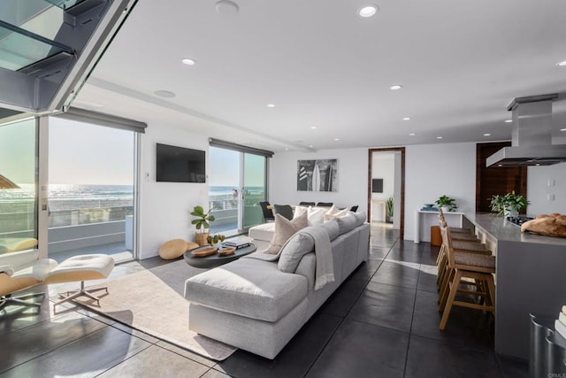 3879 Ocean Front Walk, San Diego, CA 92109 - living room featuring recessed lighting