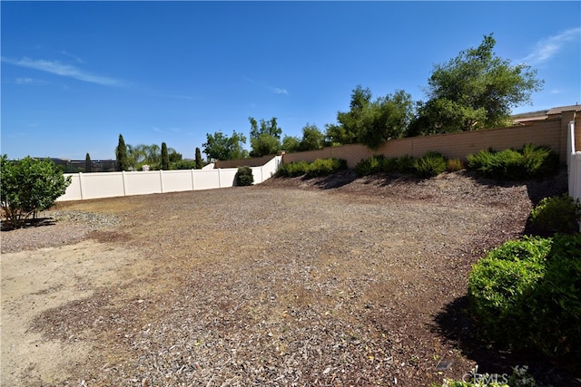 35582 Laurel Tree Ct, Winchester, CA 92596 - view of yard
