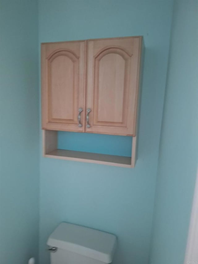 659 Larkspur Ct, San Marcos, CA 92078 - bathroom featuring toilet