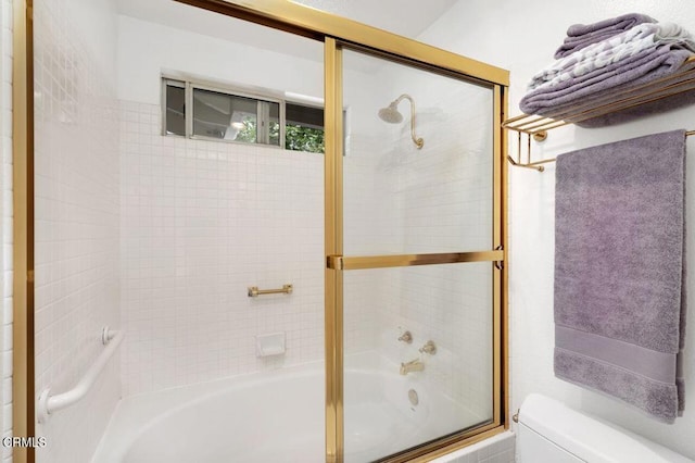 2911 Butter Creek Dr, Pasadena, CA 91107 - bathroom featuring enclosed tub / shower combo and toilet