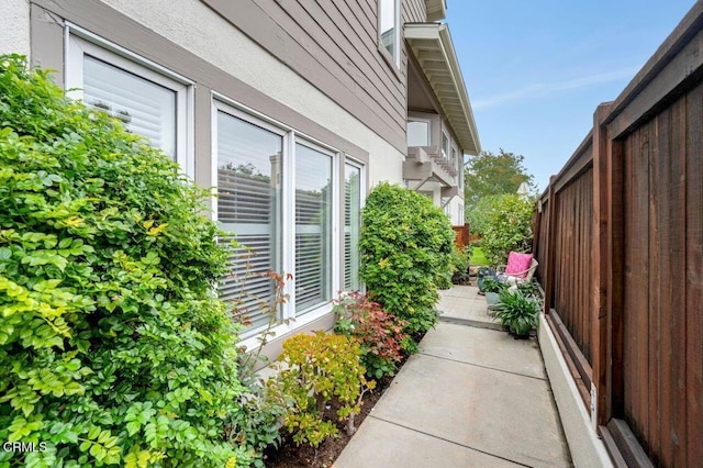 2911 Butter Creek Dr, Pasadena, CA 91107 - view of property exterior