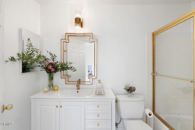 2911 Butter Creek Dr, Pasadena, CA 91107 - bathroom with toilet, vanity, and bath / shower combo with glass door