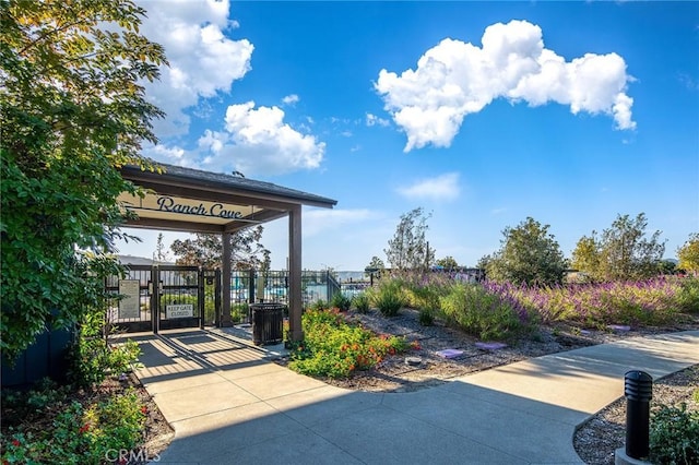 843 Longhorn Way, Rancho Mission Viejo, CA 92694 - view of home's community with a gate