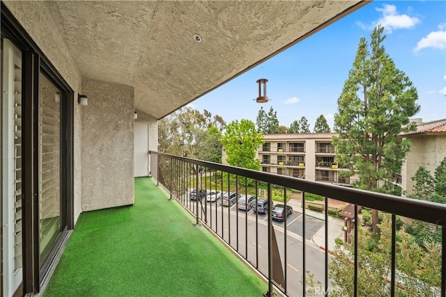 13601 Del Monte Dr Unit 75, Seal Beach, CA 90740 - view of balcony