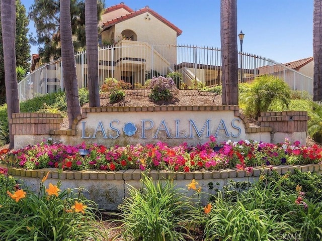 23375 La Crescenta Unit C274, Mission Viejo, CA 92691 - view of community sign