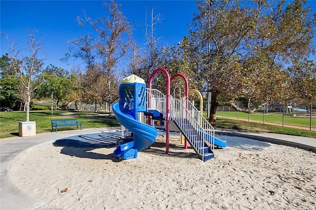 23375 La Crescenta Unit C274, Mission Viejo, CA 92691 - community jungle gym featuring a yard