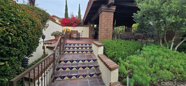 1364 Park Plaza Dr, Long Beach, CA 90804 - view of stairway