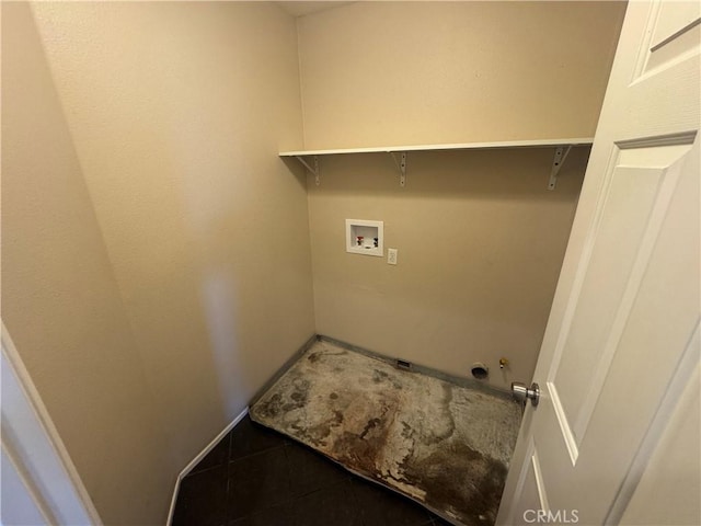 531 Corte, San Pablo, Perris, CA 92571 - laundry room featuring hookup for a washing machine, tile patterned flooring, and baseboards