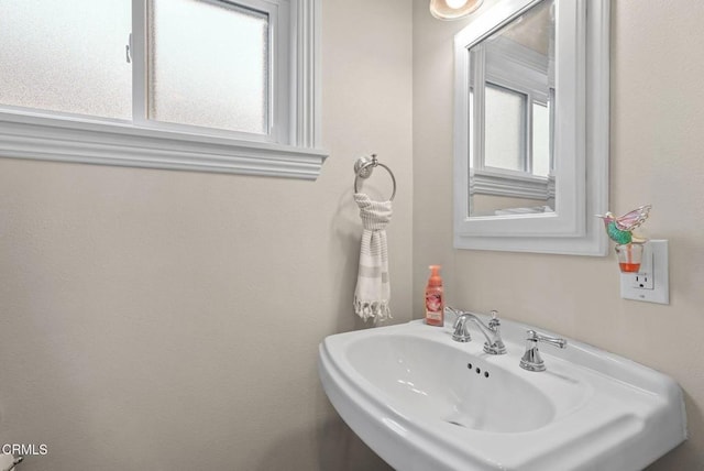 1045 Rotella St, Newbury Park, CA 91320 - bathroom featuring a sink