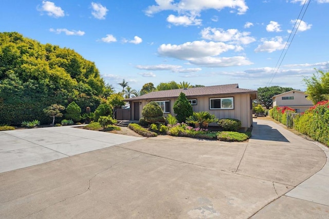 1565 Chestnut Ave, Carlsbad, CA 92008 - photo 1