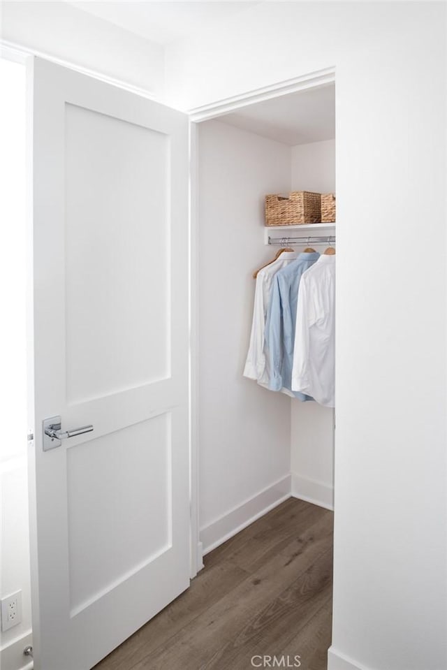 312 35th St, Newport Beach, CA 92663 - view of closet