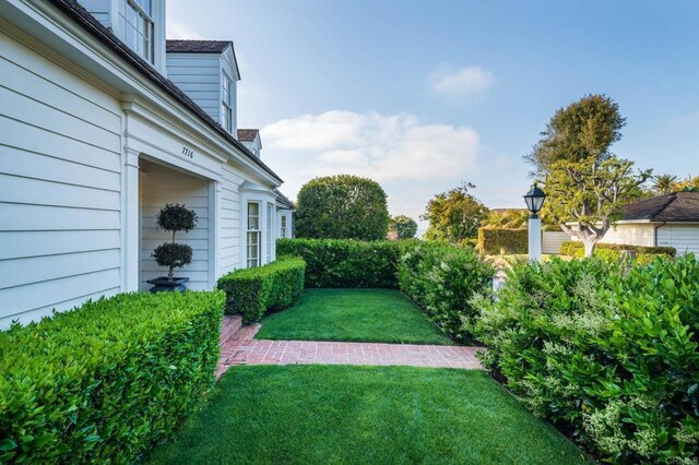 7716 Lookout Dr, La Jolla, CA 92037 - view of green lawn