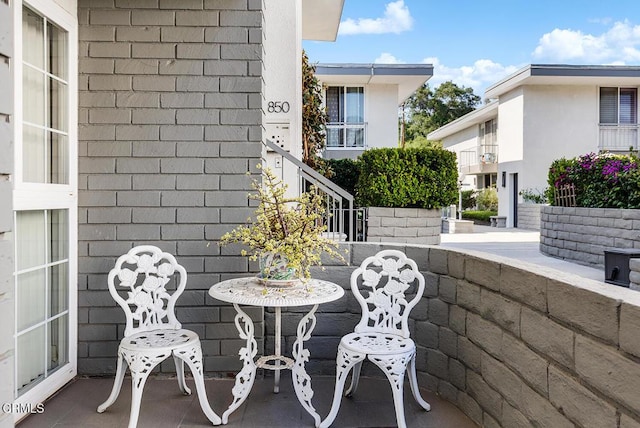 848 S Orange Grove Blvd, Pasadena, CA 91105 - view of balcony