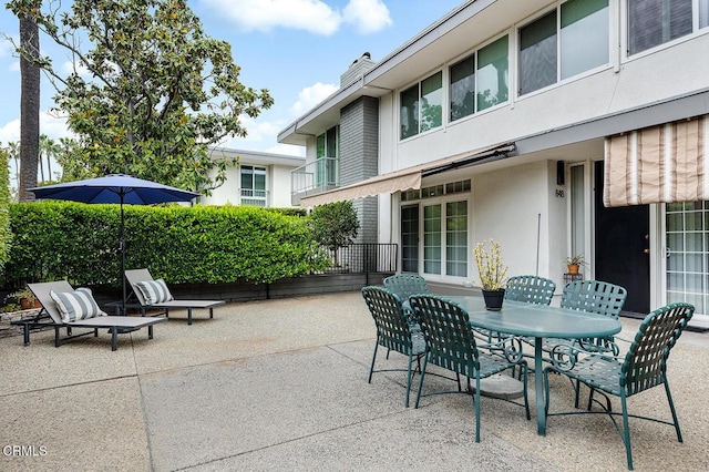 848 S Orange Grove Blvd, Pasadena, CA 91105 - view of patio featuring outdoor dining area