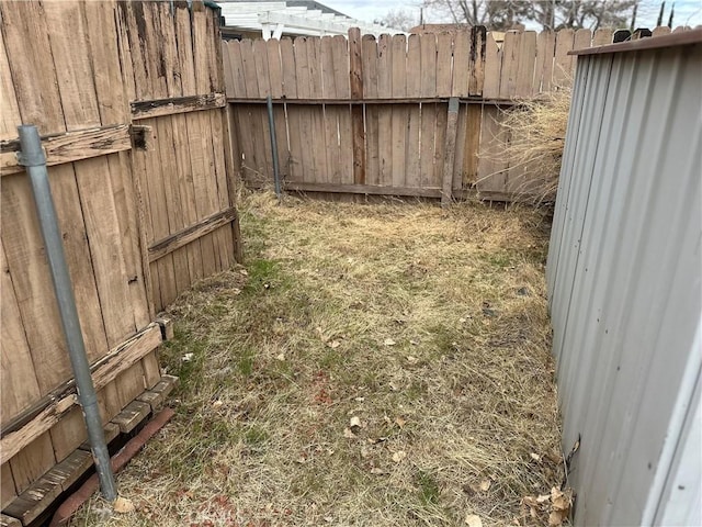 37824 Queensboro Ct, Palmdale, CA 93552 - view of yard
