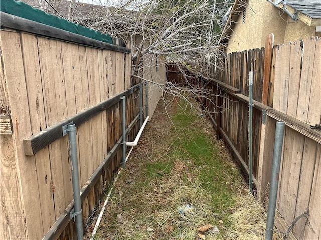 37824 Queensboro Ct, Palmdale, CA 93552 - view of yard