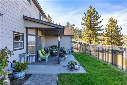 26941 Stirrup Way, Tehachapi, CA 93561 - view of yard featuring a patio area
