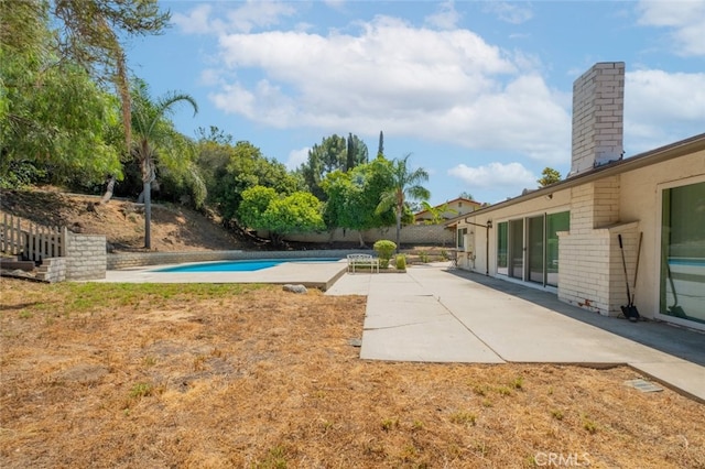 19941 Hiawatha St, Chatsworth, CA 91311 - view of yard with a patio area