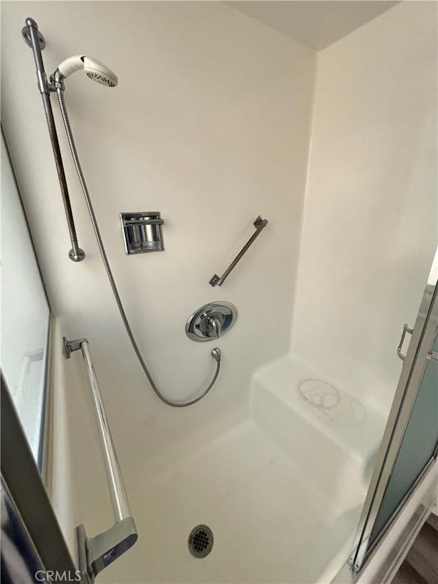 13540 Saint Andrews Dr Unit M14-4J, Seal Beach, CA 90740 - bathroom with a stall shower