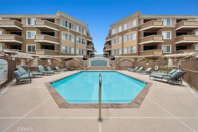 2750 Artesia Blvd Unit 337, Redondo Beach, CA 90278 - community pool with a patio