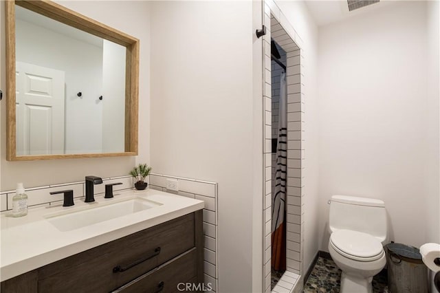 425 Tustin Ave, Newport Beach, CA 92663 - bathroom with toilet and vanity