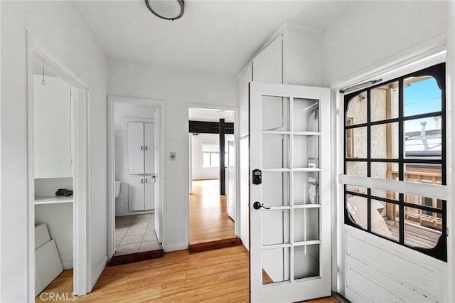 1634 Bayview Dr, Hermosa Beach, CA 90254 - entryway featuring light wood-style flooring
