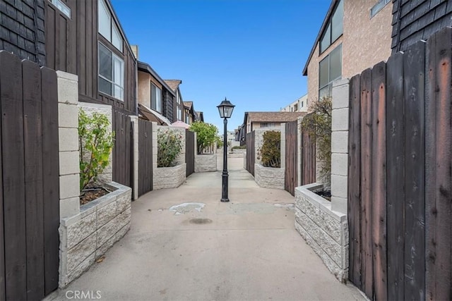 5465 Newcastle Ave Unit 6, Encino, CA 91316 - view of patio / terrace