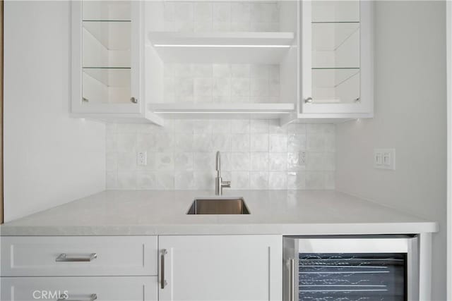 830 Huerta Verde Rd, Glendora, CA 91741 - indoor wet bar with wine cooler and backsplash