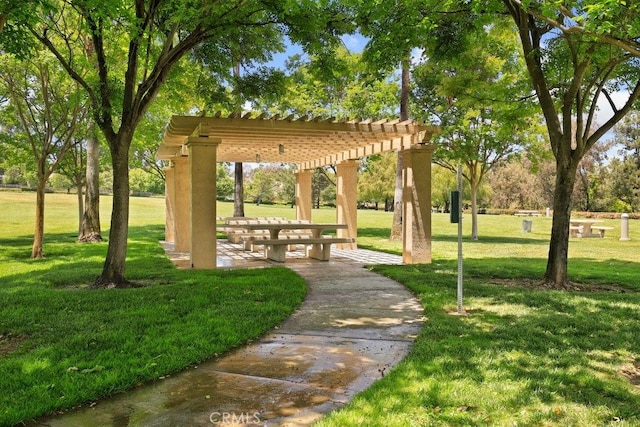 43500 Corte Barbaste, Temecula, CA 92592 - view of home's community with a pergola and a lawn