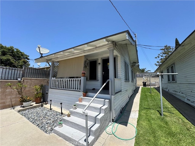 1521 Bridge St, Los Angeles, CA 90033 - view of front facade featuring a porch