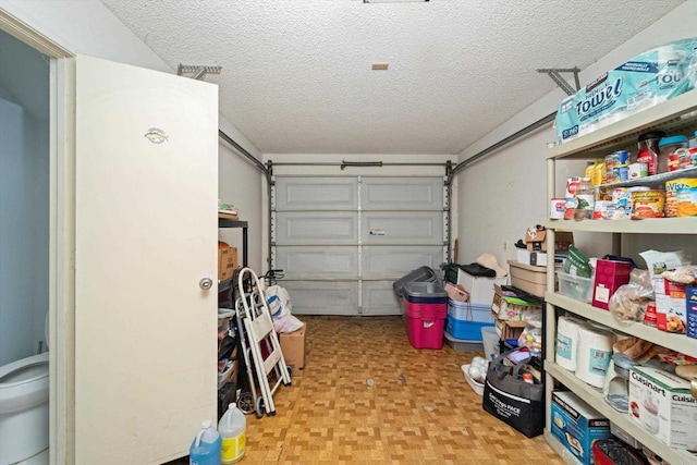 4643 Cherokee Ave, San Diego, CA 92116 - view of garage