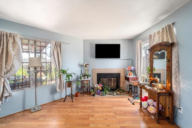 4643 Cherokee Ave, San Diego, CA 92116 - living area with wood finished floors and a fireplace
