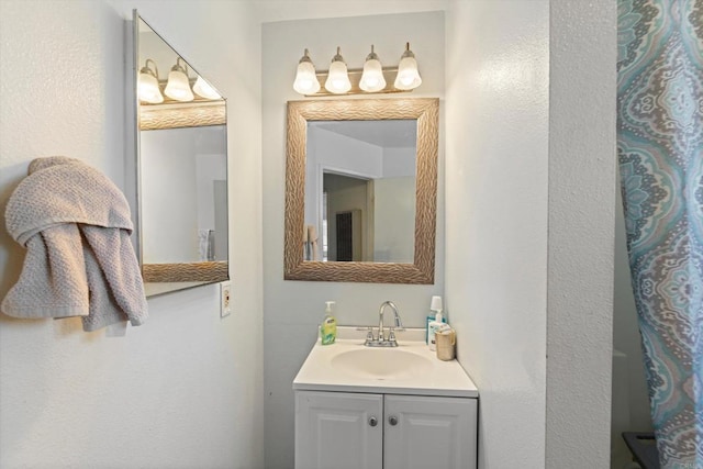 4643 Cherokee Ave, San Diego, CA 92116 - full bathroom featuring vanity