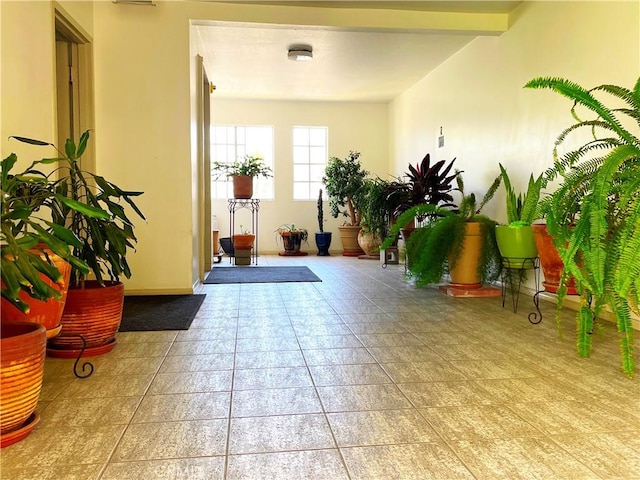 645 Chestnut Ave Unit 202, Long Beach, CA 90802 - building lobby with beam ceiling