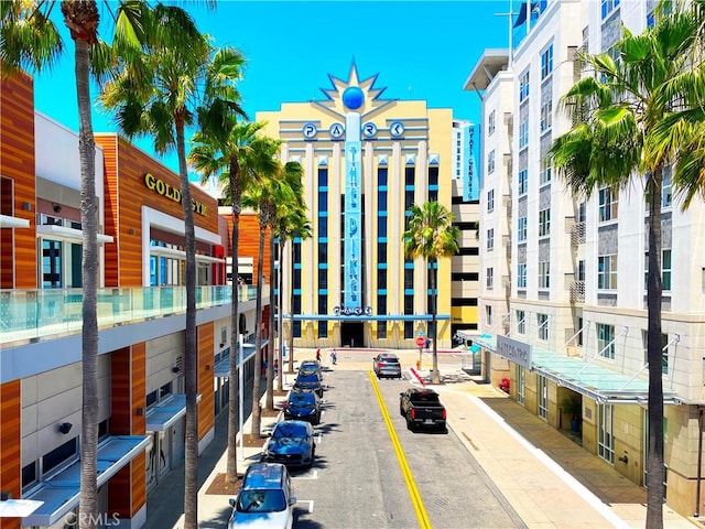 645 Chestnut Ave Unit 202, Long Beach, CA 90802 - view of building exterior featuring uncovered parking