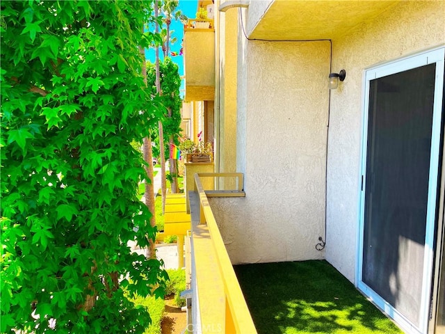 645 Chestnut Ave Unit 202, Long Beach, CA 90802 - view of balcony