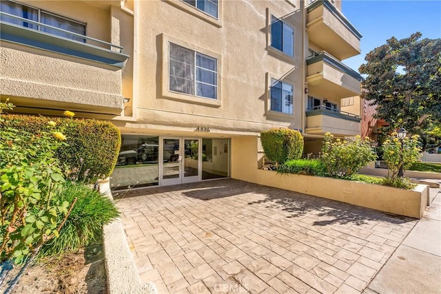 4426 Ventura Canyon Ave Unit 204, Sherman Oaks, CA 91423 - view of patio featuring french doors