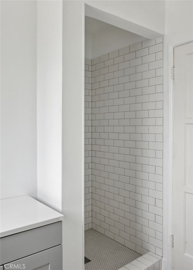 6515 Amigo Ave, Reseda, CA 91335 - bathroom featuring a shower stall