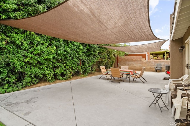 510 Archibald Ct, Colton, CA 92324 - view of patio / terrace featuring outdoor dining area