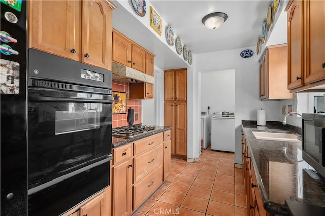 510 Archibald Ct, Colton, CA 92324 - kitchen featuring a sink, washer / clothes dryer, black appliances, decorative backsplash, and a warming drawer