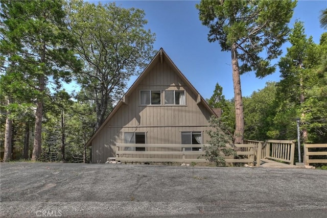 1192 Evergreen Ln, Lake Arrowhead, CA 92352 - view of side of property with a barn and an outbuilding
