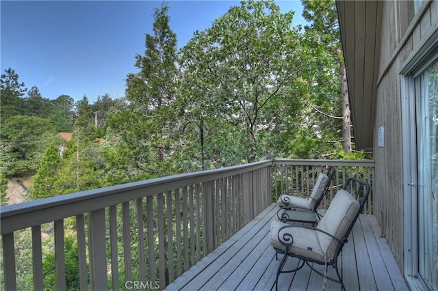 1192 Evergreen Ln, Lake Arrowhead, CA 92352 - view of wooden terrace