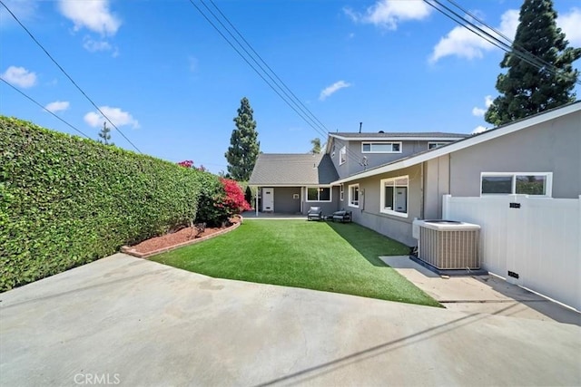 3021 E Hartford Rd, Orange, CA 92869 - view of yard with a patio