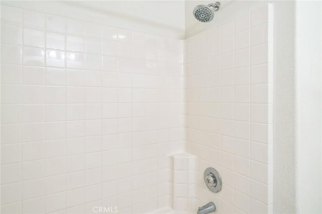 1065 Vaquero Cir, Oxnard, CA 93030 - bathroom view of shower / bathtub combination
