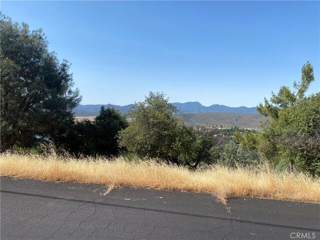 16529 Crescent Ct, Hidden Valley Lake, CA 95467