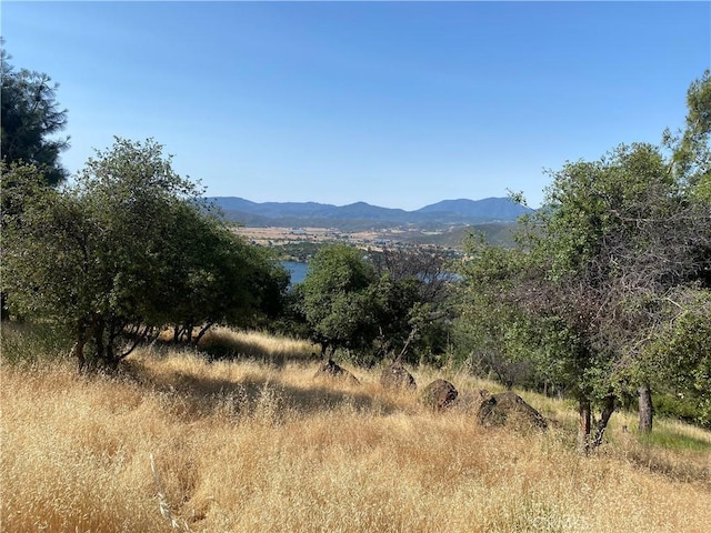 16529 Crescent Ct, Hidden Valley Lake, CA 95467