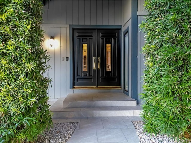 42722 20th St W, Lancaster, CA 93534 - property entrance with elevator