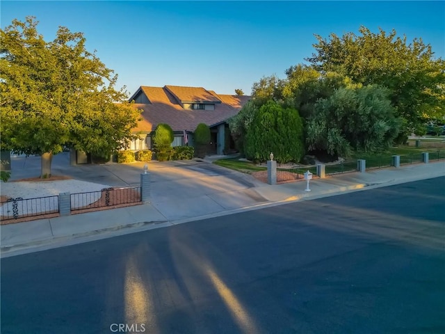 42722 20th St W, Lancaster, CA 93534 - view of front of house with a fenced front yard
