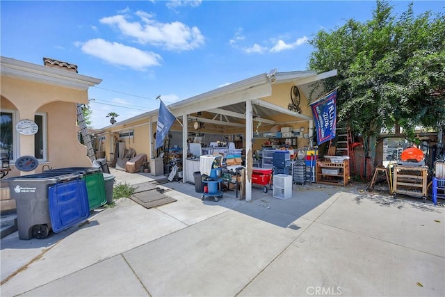546 E 220th St, Carson, CA 90745 - view of patio / terrace