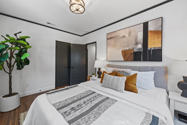 3556 Olive Ave, Long Beach, CA 90807 - bedroom featuring baseboards and wood finished floors